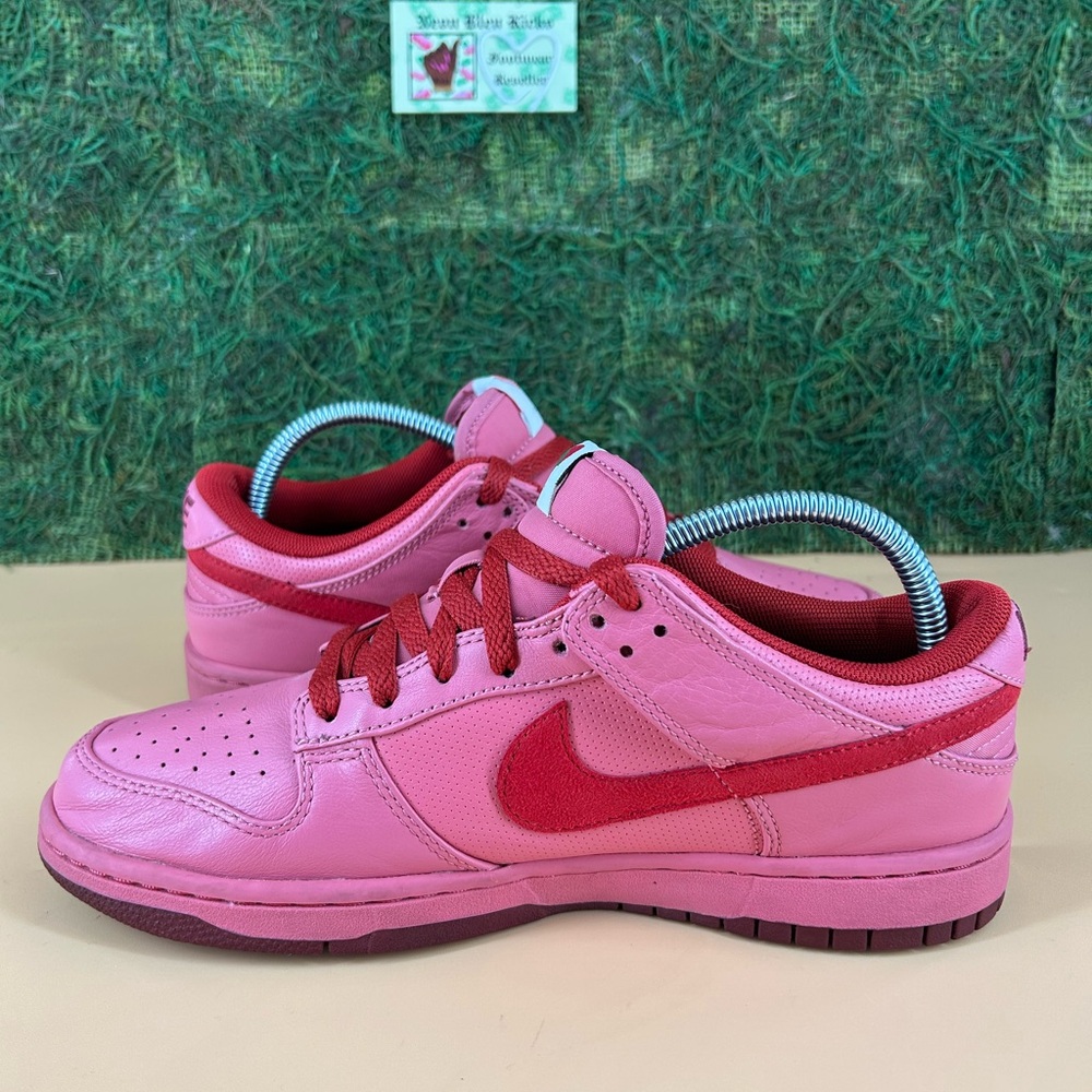 Nike Dunk Low Desert Bloom Pink Sneakers (Olympic Edition) 2008 - Picture 2 of 10
